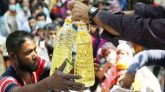সোমবার থেকে ১১০ টাকায় মিলবে সয়াবিন তেল