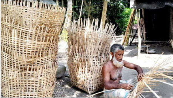 আধুনিকতার ছোয়ায় হারিয়ে যাচ্ছে সিলেটের বাঁশ শিল্প