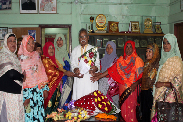 শফিকুর চৌধুরীকে খাদিমপাড়া ইউনিয়ন মহিলা আ. লীগের শুভেচ্ছা