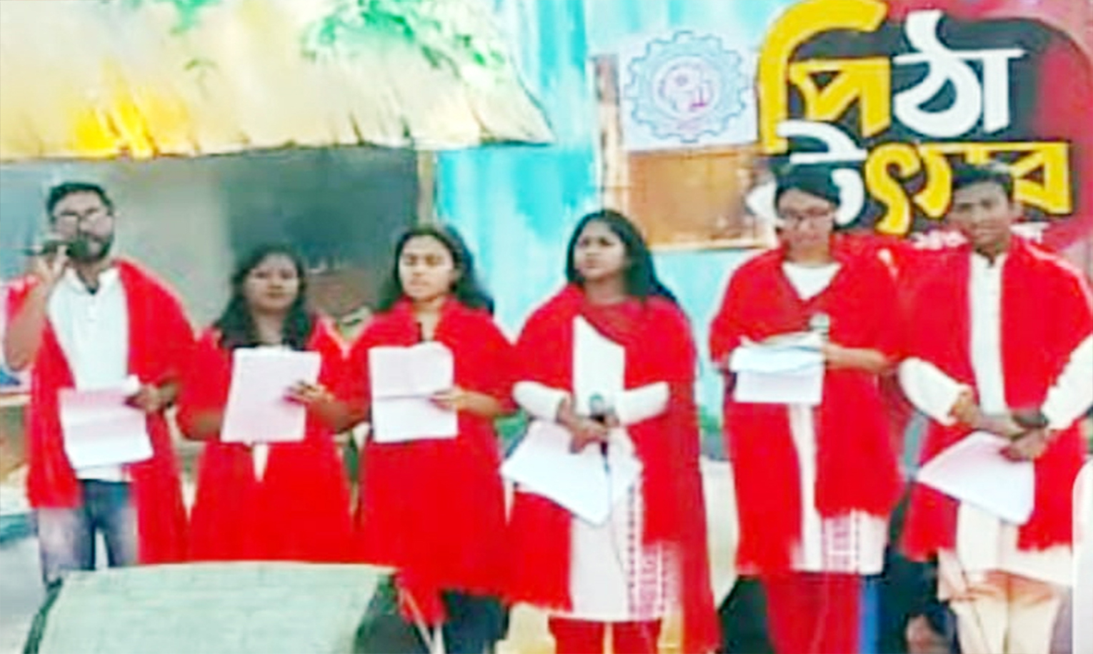 পিঠা উৎসবে মুক্তাক্ষরের দলগত আবৃত্তি পরিবেশন