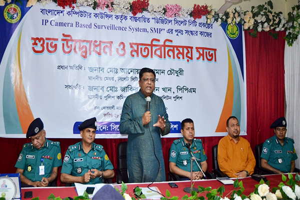 অপরাধী সনাক্ত করবে সিসি ক্যামেরা, উদ্ধোধন করলেন মেয়র