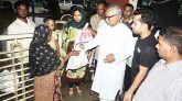 বিশ্বনাথে ত্রাণ নিয়ে বানভাসিদের পাশে প্রতিমন্ত্রী শফিক চৌধুরী