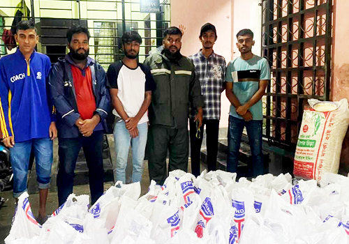 সিলেট ব্লাড ফাউন্ডেশন উদ্যাগে পানিবন্দী মানুষের মাঝে শুকনো খাবার বিতরণ