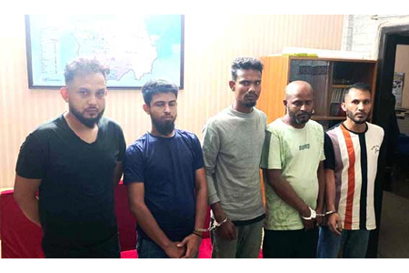 সিলেটে চিনি ছি.ন.তা.ই.কা.লে আটক ৫