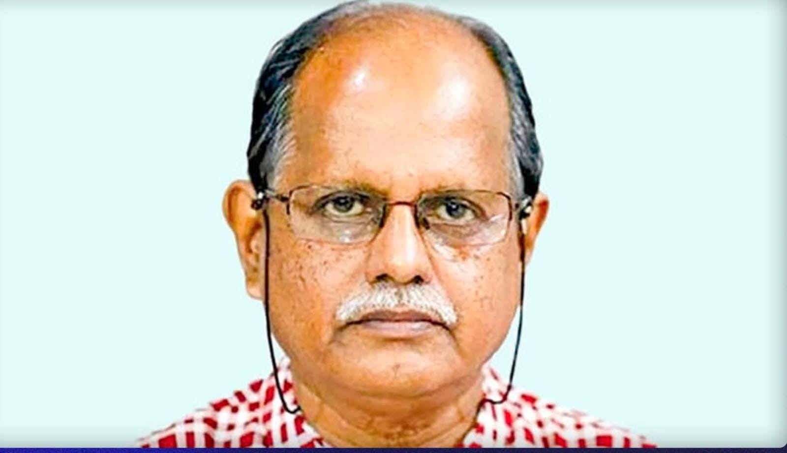 গলায় চশমাটি ঝুলছিল সাংবাদিক বিভুরঞ্জন সরকারের মরদেহ