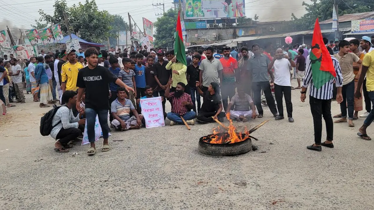 পাবনায় দুই মহাসড়ক অবরোধ