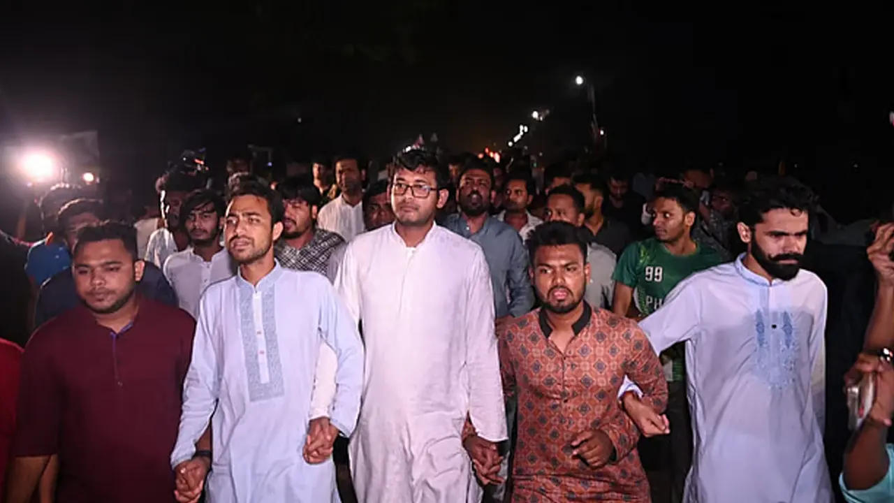 নির্বাচন বর্জনের পর ছাত্রদলের বিক্ষোভ মিছিল