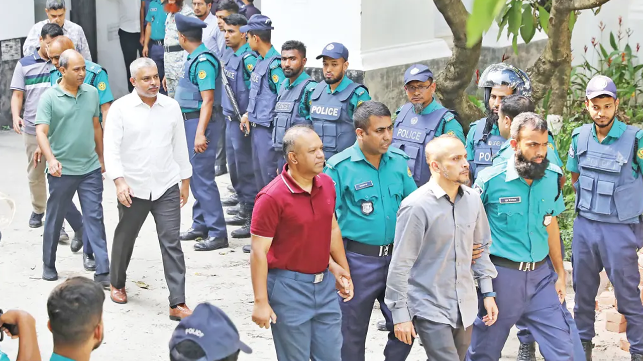 হেফাজতে থাকা সেনা কর্মকর্তার নিরাপত্তায় ৩৫ জন কারারক্ষী