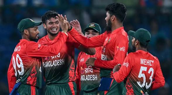 পাকিস্তানকে উড়িয়ে দিল বাংলাদেশ